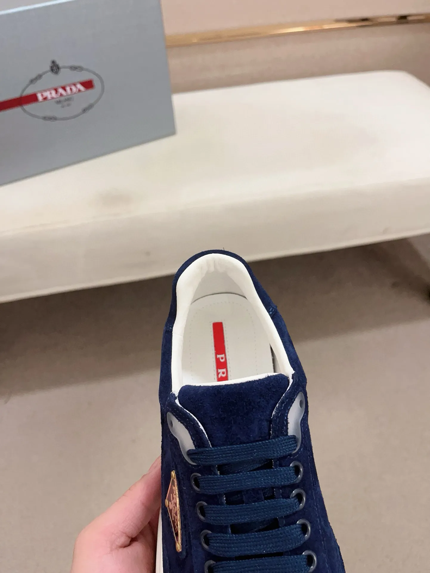Men's shoes 💰 580💰 ✔️✔️✔️High-quality new PRADA counters are launched simultaneously. The new men's shoes and 😘 fabrics are made of selected first-layer cowhide with superb craftsmanship. Lining: Full cowhide lining. 👍🏿 High-end ☄️ air-cushion molded anti-slip rubber outsole, exquisite lines, simple and elegant, comfortable and high-end for leisure travel. Code number: 38 to 45 (can be customized to 46 to 47, non-refundable)